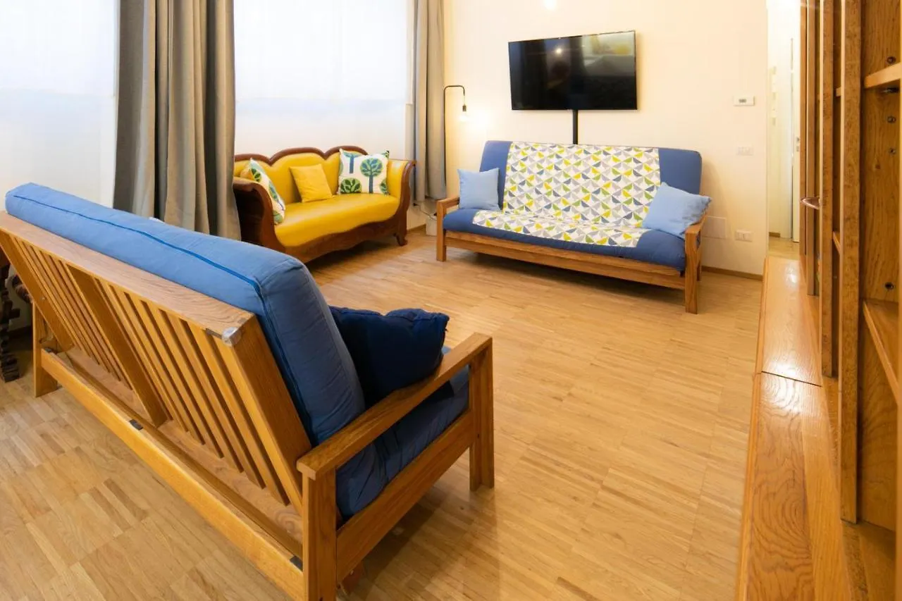 La Casa Colorata - Flats In Milan - Bocconi Apartment