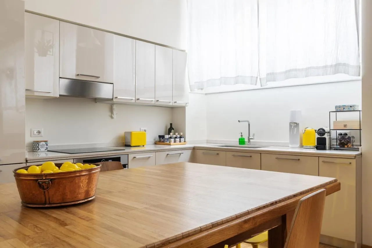 La Casa Colorata - Flats In Milan - Bocconi Apartment Italy
