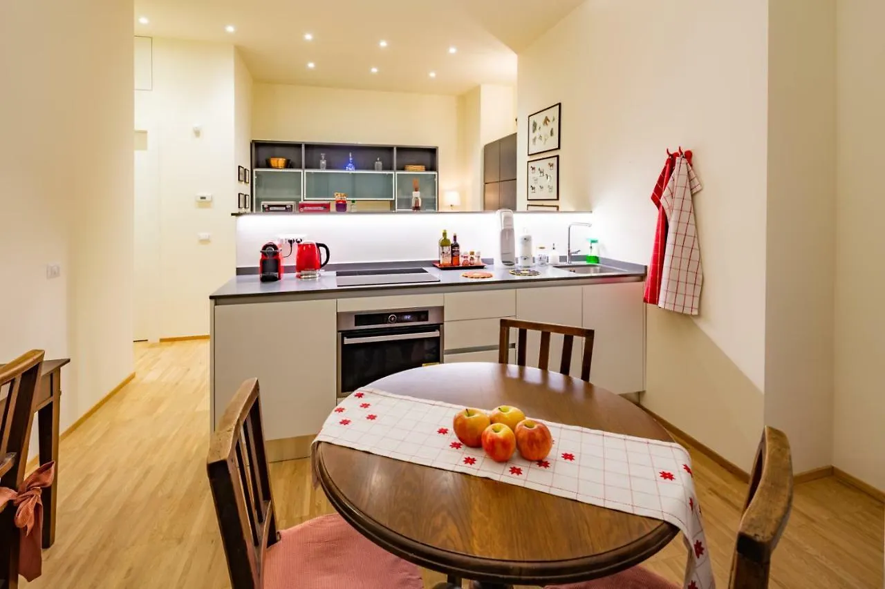 La Casa Colorata - Flats In Milan - Bocconi Appartement